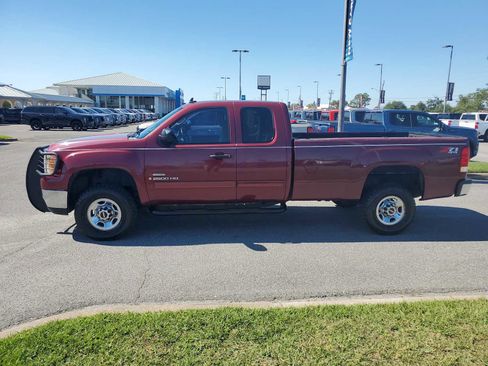 Used 2008 GMC Sierra 2500 SLE w/ Z71 Off-Road Package image 2