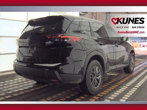 Used 2024 Nissan Rogue S image 5