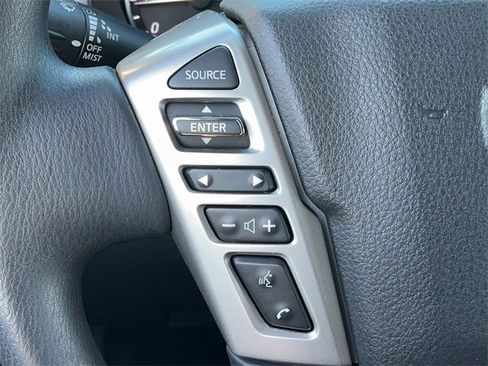 Used 2023 Nissan Titan SV image 22