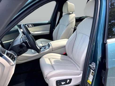 Used 2024 BMW X5 xDrive40i w/ Premium Package AWD/4WD image 8