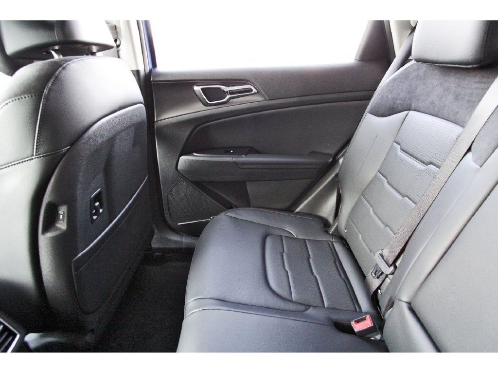 New 2026 Kia Sportage SX FWD image 11