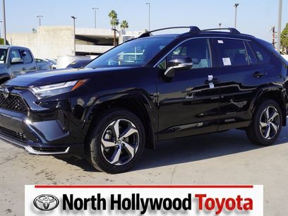 New 2025 Toyota RAV4 SE