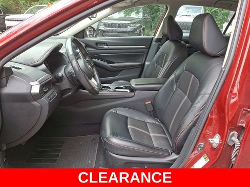 Used 2024 Nissan Altima 2.5 SR FWD image 14