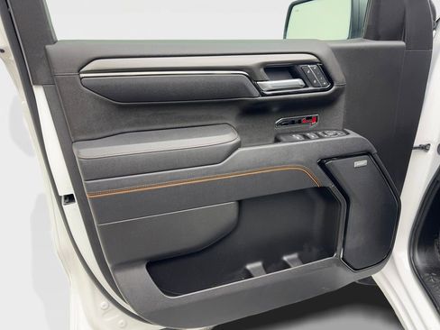 Used 2025 GMC Sierra 1500 AT4 image 33