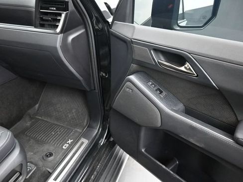 Used 2024 Lexus GX 550 w/ Accessory Package (Z1) AWD/4WD image 8