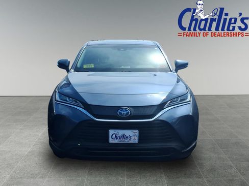 Used 2023 Toyota Venza LE AWD/4WD image 2