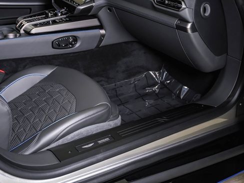 New 2025 Aston Martin Vanquish image 21