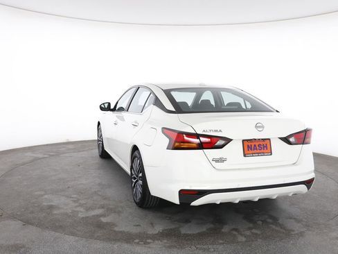 Used 2025 Nissan Altima 2.5 SV FWD image 10