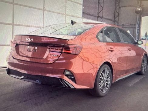 Used 2023 Kia Forte GT-Line w/ GT-Line Premium Package FWD image 5