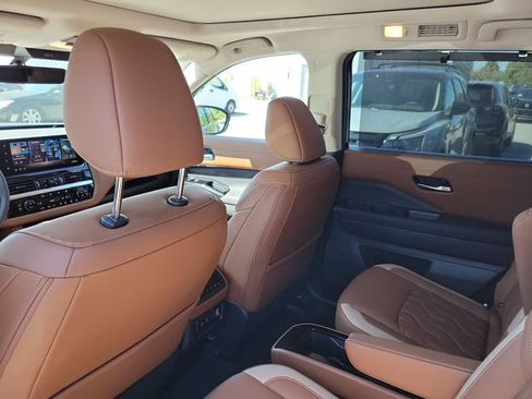 New 2026 Nissan Pathfinder Platinum FWD image 24