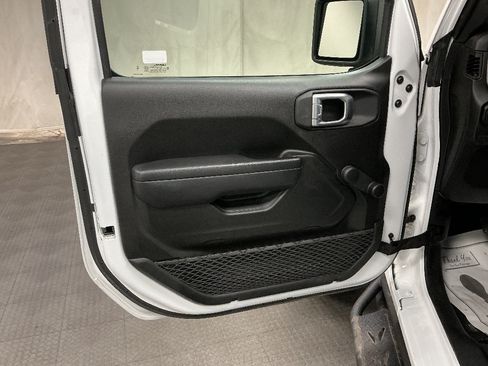Used 2024 Jeep Gladiator Sport AWD/4WD image 20