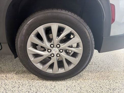 Used 2025 Buick Enclave Preferred FWD image 36