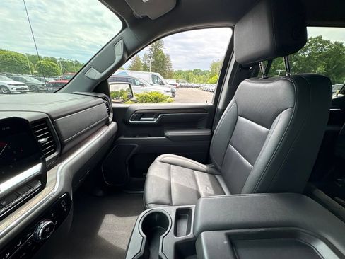 Used 2025 GMC Sierra 1500 SLT AWD/4WD image 30