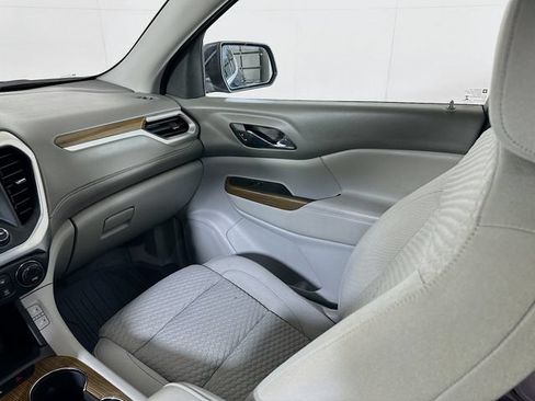 Used 2017 GMC Acadia SLE w/ Driver Alert Package I FWD image 30