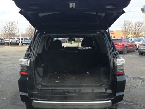 Used 2019 Toyota 4Runner TRD Off-Road image 8