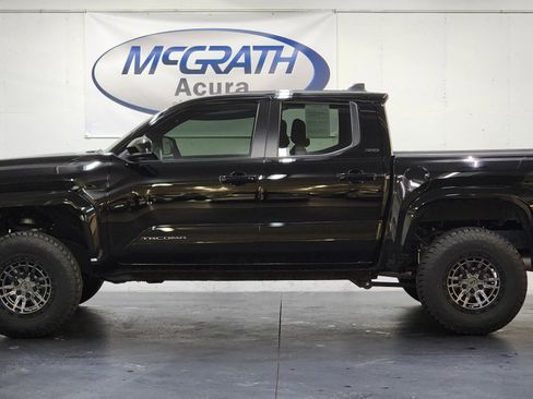 Used 2024 Toyota Tacoma SR5 image 9