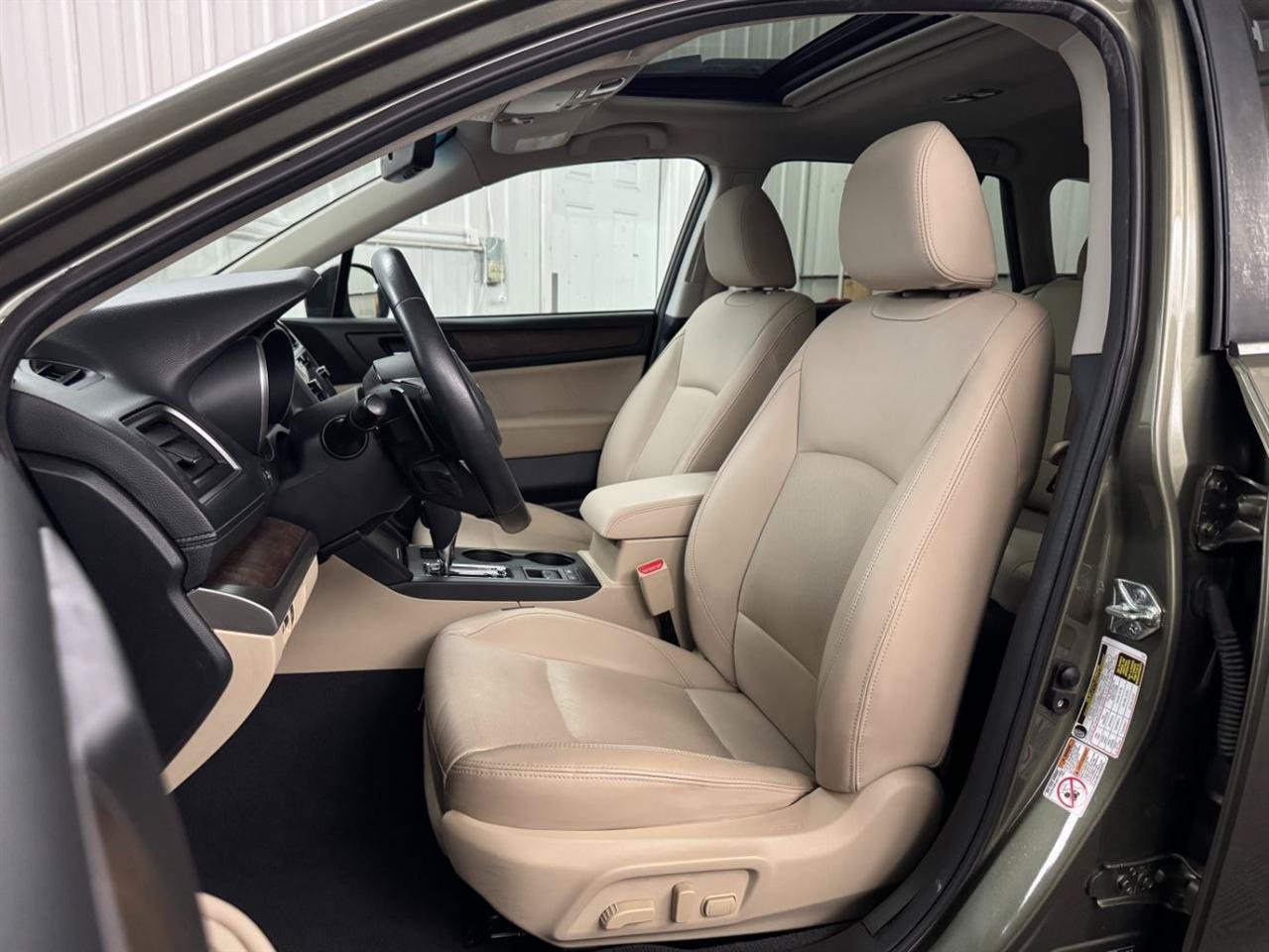 Used 2018 Subaru Outback 3.6R Limited AWD/4WD image 4
