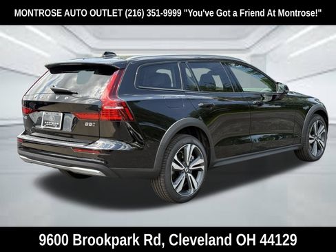 New 2026 Volvo V60 B5 Cross Country Plus w/ Protection Package Premier AWD/4WD image 5