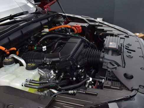 New 2025 Lincoln Nautilus Premier w/ Equipment Group 102A image 17