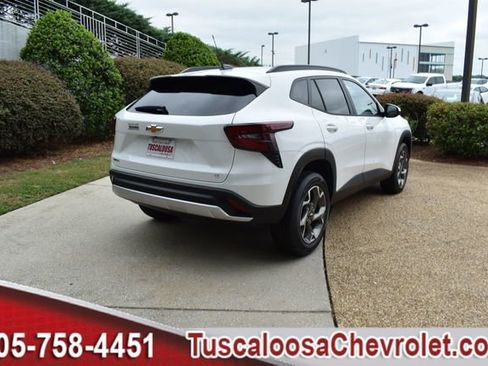 New 2025 Chevrolet Trax LT w/ Driver Confidence Package image 9