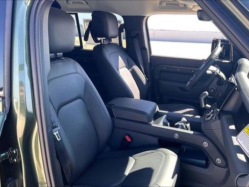 New 2026 Land Rover Defender 110 X-Dynamic SE image 12