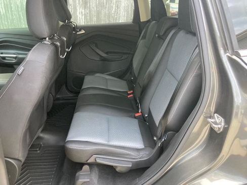 Used 2019 Ford Escape SE FWD image 26
