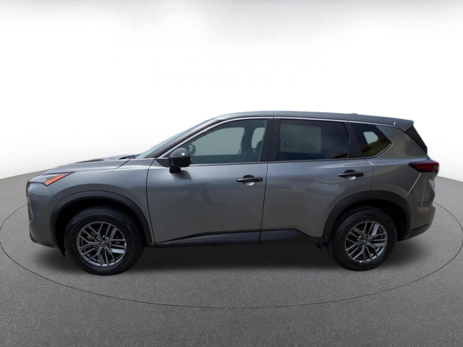 Used 2024 Nissan Rogue S AWD/4WD image 8