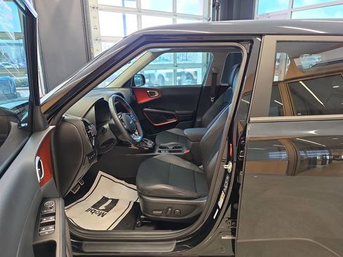 Certified 2025 Kia Soul GT-Line w/ GT-Line Technology Package FWD image 15