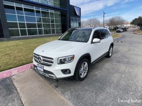 Used 2023 Mercedes-Benz GLB 250 w/ Premium Package image 3