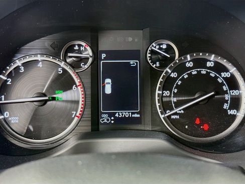 Used 2023 Lexus GX 460 Luxury w/ Sport Design Package AWD/4WD image 22