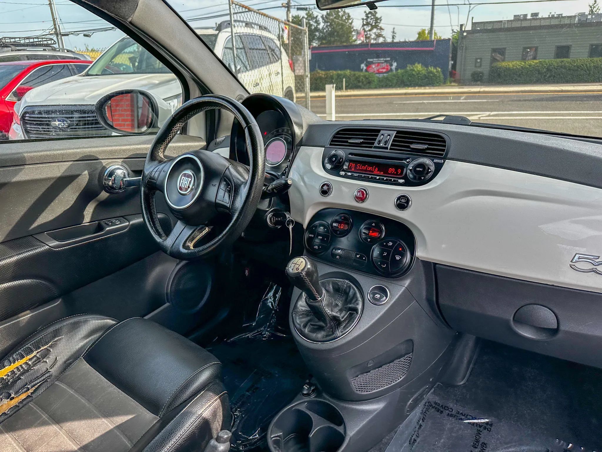 Used 2013 FIAT 500 Turbo w/ Beats Audio Pkg FWD image 29