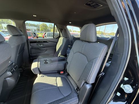 New 2025 Honda Pilot Sport image 27