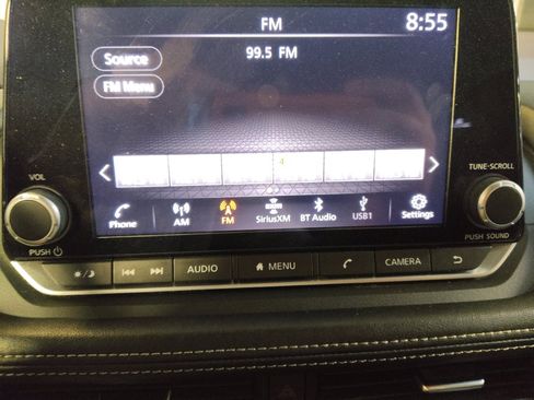 Used 2023 Nissan Rogue SV image 25