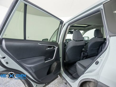 Used 2022 Toyota RAV4 XLE w/ Convenience Package AWD/4WD image 25