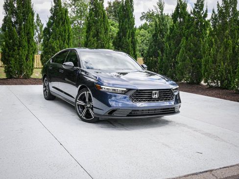 Used 2026 Honda Accord SE image 2