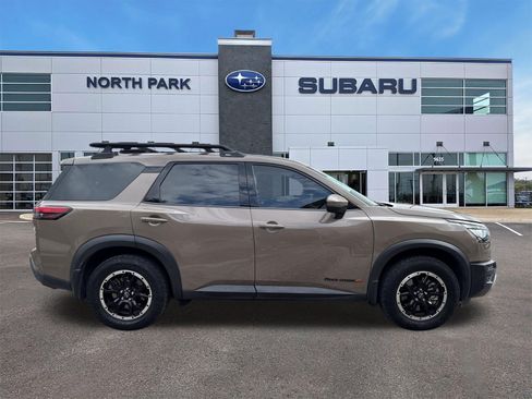 Used 2024 Nissan Pathfinder Rock Creek AWD/4WD image 2