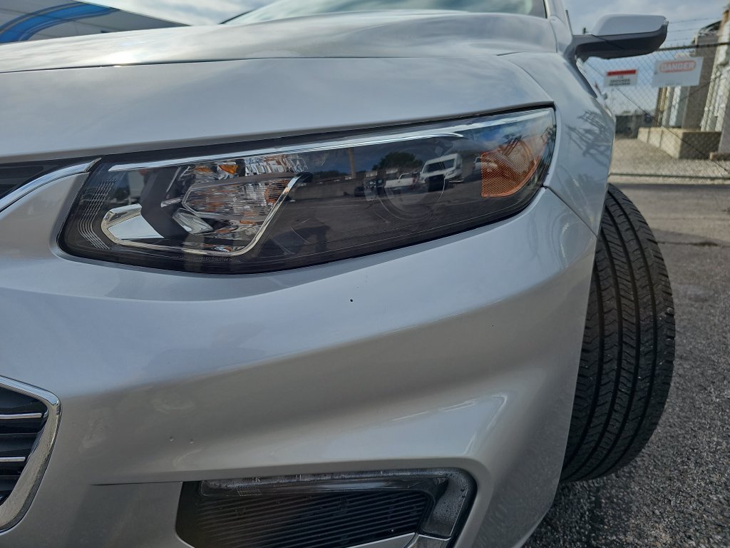 Used 2018 Chevrolet Malibu LT FWD image 29