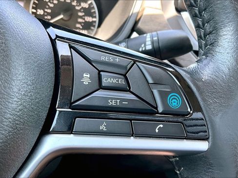 Used 2023 Nissan Altima 2.5 SL FWD image 17