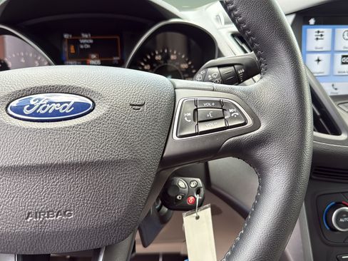 Used 2018 Ford Escape SEL w/ Ford Safe & Smart Package AWD/4WD image 24