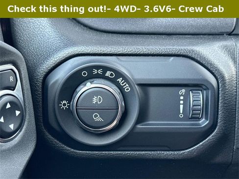 Used 2023 Jeep Gladiator Mojave w/ Cold Weather Group image 19