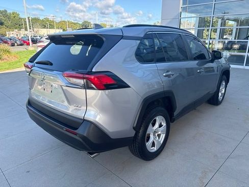 Used 2020 Toyota RAV4 XLE AWD/4WD image 7