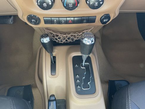 Used 2014 Jeep Wrangler Unlimited Sahara w/ Connectivity Group image 18