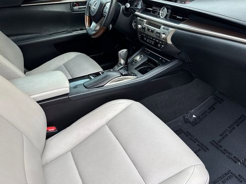 Used 2018 Lexus ES 350 w/ Navigation System Package image 14