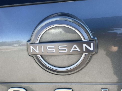 Used 2023 Nissan Rogue S image 9