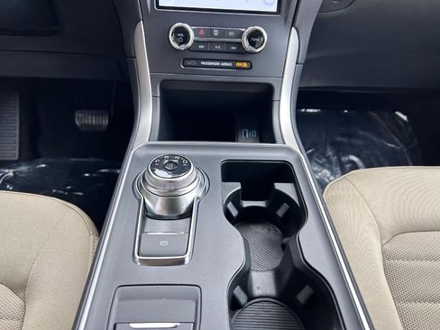 Used 2024 Ford Edge SE image 17