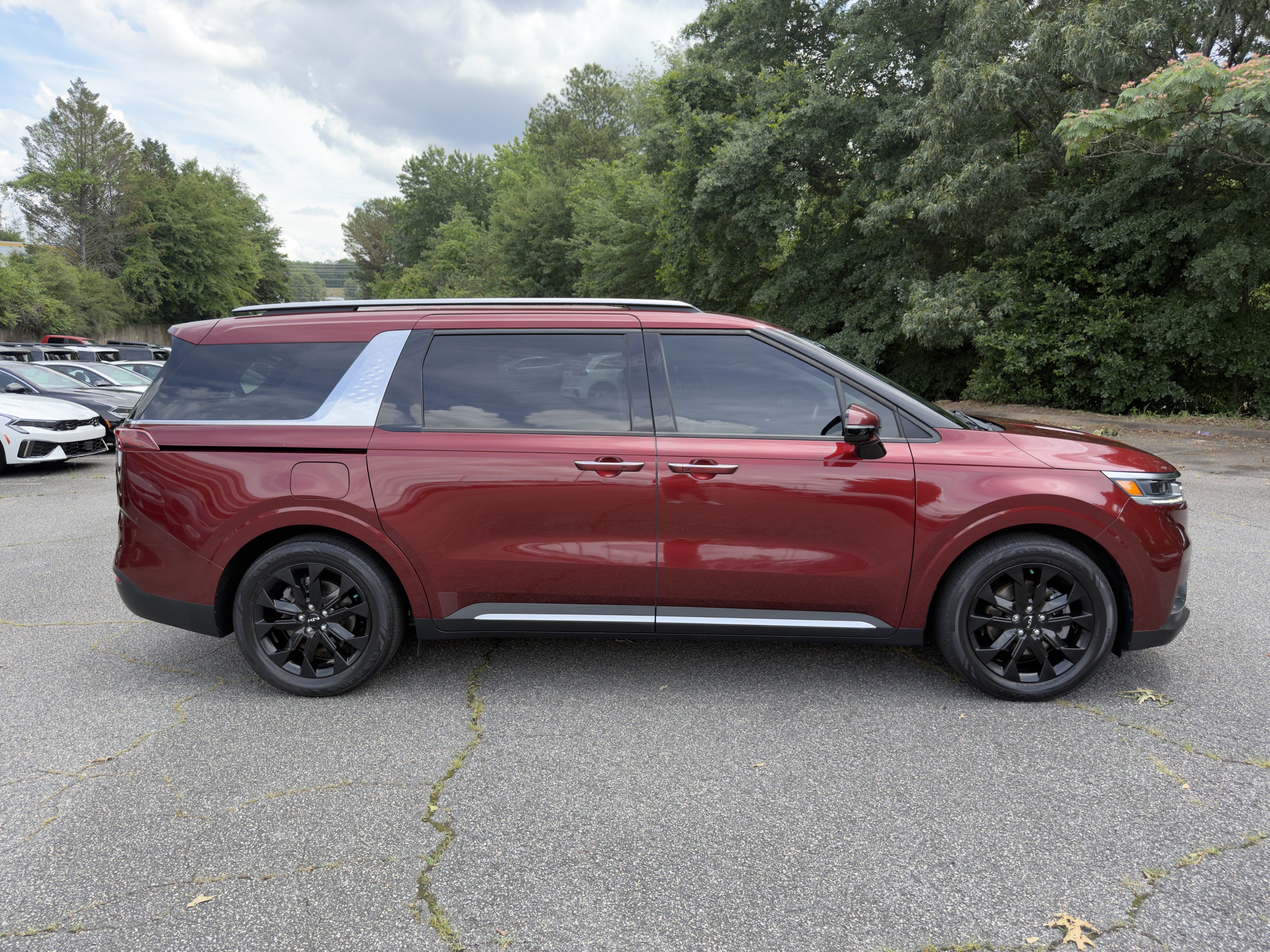 Used 2022 Kia Carnival SX FWD image 7