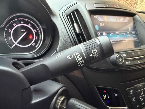 Used 2017 Buick Regal Sport Touring image 15