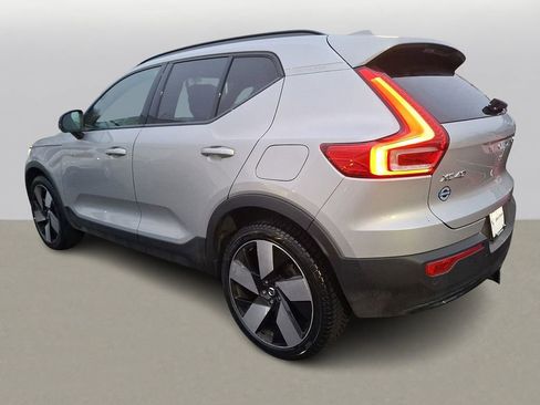 Used 2023 Volvo XC40 Recharge Ultimate image 5
