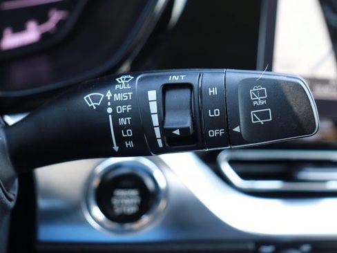 Used 2022 Kia Niro EX Premium FWD image 26