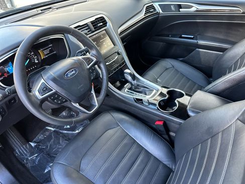 Used 2014 Ford Fusion SE w/ Equipment Group 202A image 9